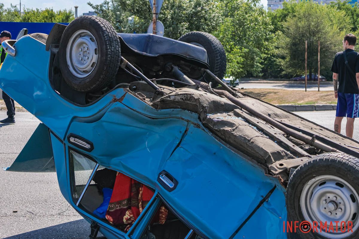 У Дніпрі на Передовій Daewoo влетів у ВАЗ: є постраждалі, рух ускладнений 9