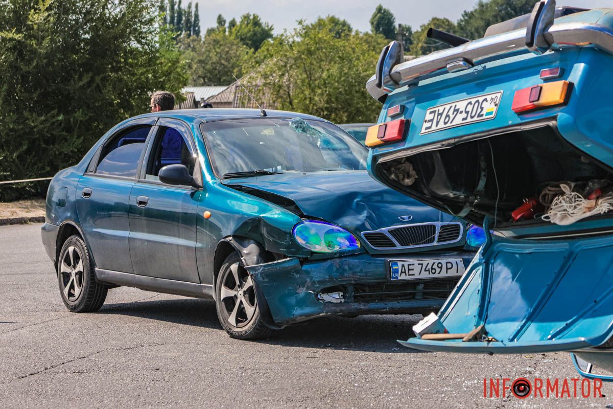 У Дніпрі на Передовій Daewoo влетів у ВАЗ: є постраждалі, рух ускладнений 11
