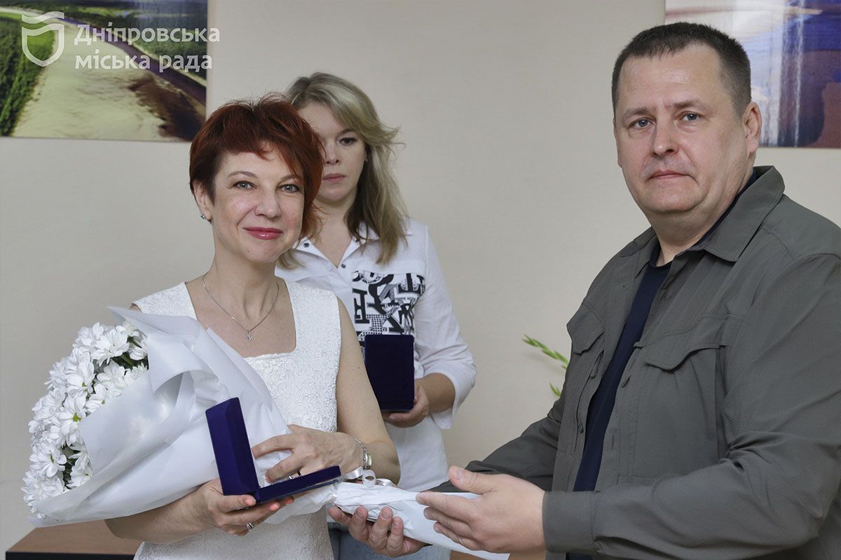 Филатов поздравил врачей Днепра с профессиональным праздником «Труд, который нельзя недооценивать»: Филатов вручил награды врачам Днепра 1