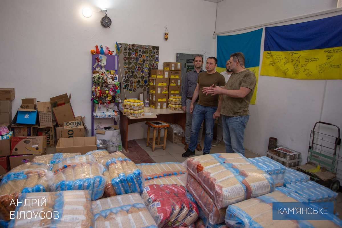 Из Центра помощи и логистики «Паляница» в Каменском передали защитникам продукты и вещи первой необходимости 1
