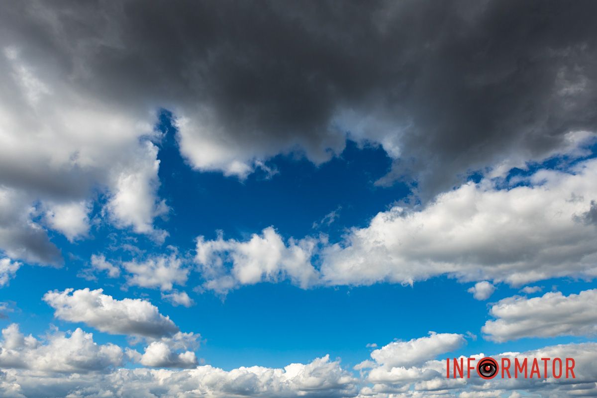 Необычный мир перед мечтательными глазами: Днепр накрыли нежные воздушные облака 9