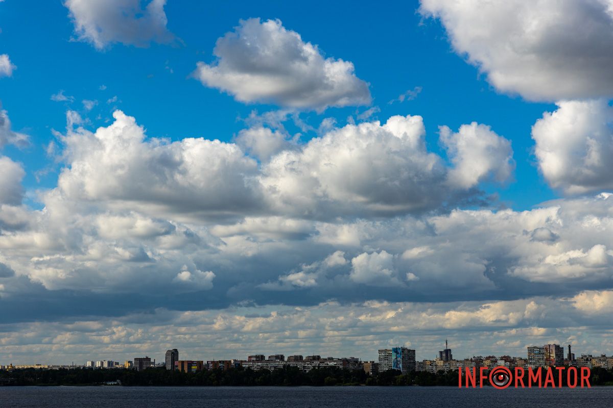 Необычный мир перед мечтательными глазами: Днепр накрыли нежные воздушные облака 15