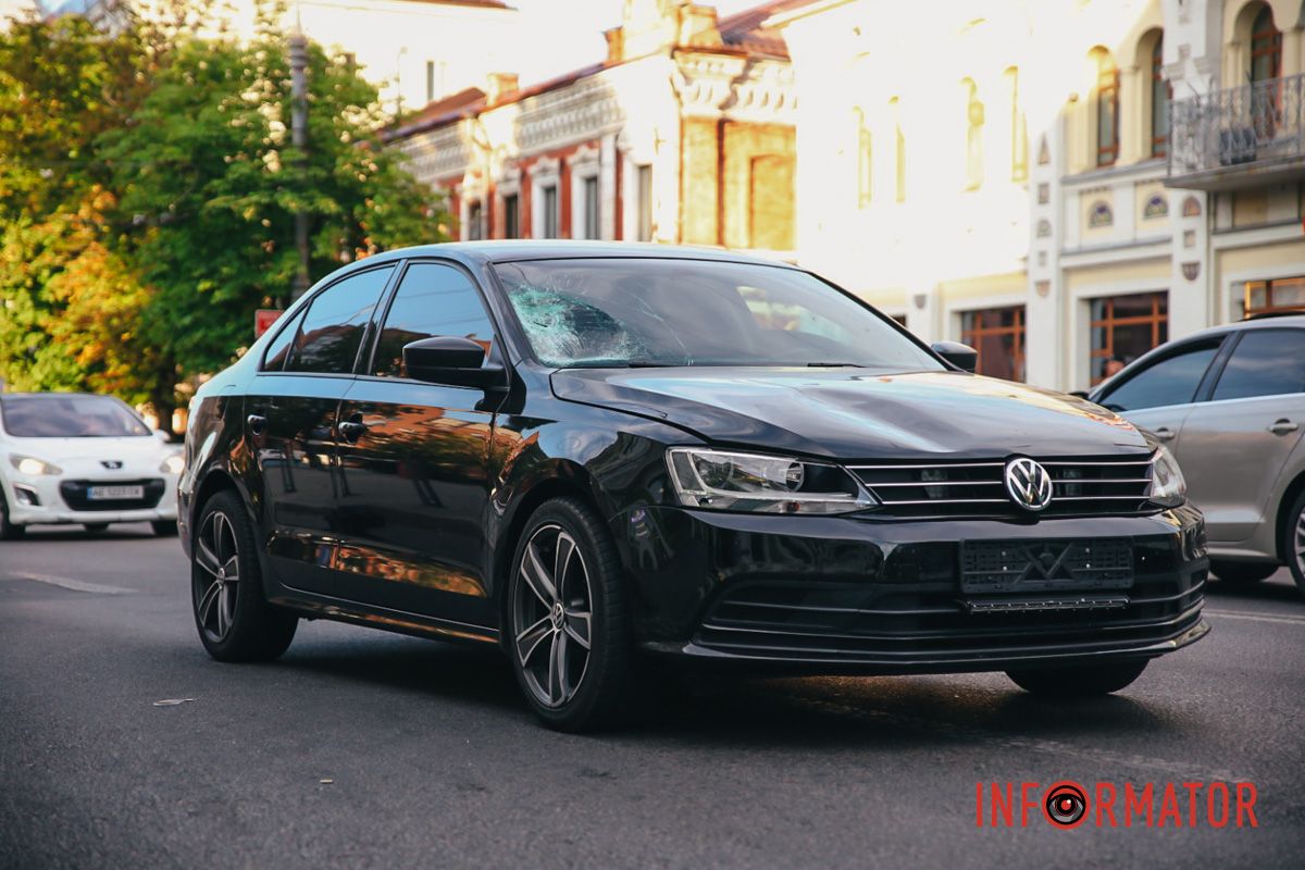 У Дніпрі на Лазаря Глоби Volkswagen збив людину: рух ускладнено 3