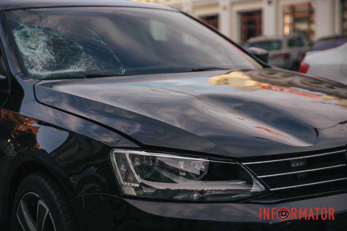 У Дніпрі на Лазаря Глоби Volkswagen збив людину: рух ускладнено 4