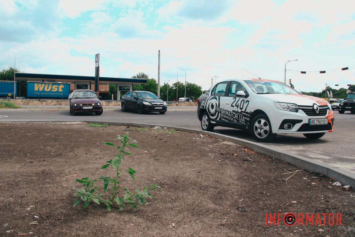 Стелу установили более 50 лет назад
