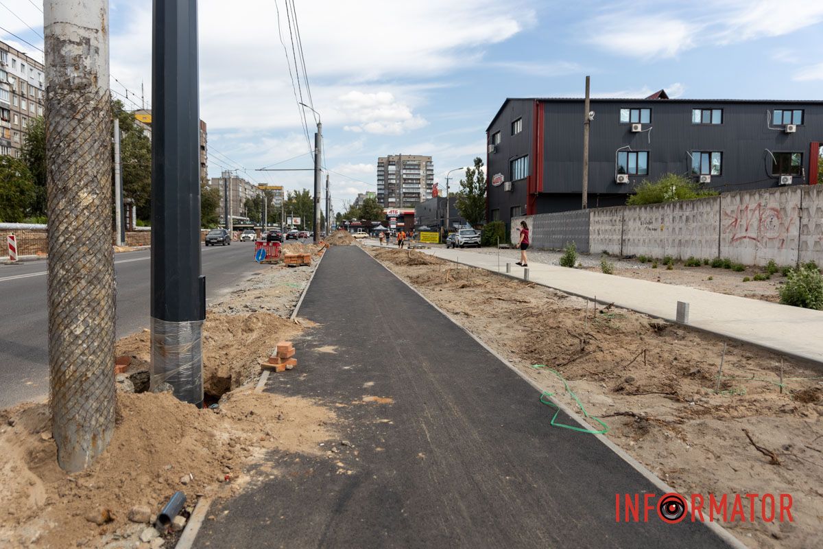В Днепре четвертый месяц проводят ремонтные работы по улице Калиновой