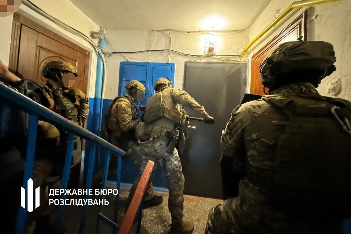 В общей сложности в банду входило 15 человек, среди них — правоохранитель В общей сложности в банду входило 15 человек, среди них — правоохранитель