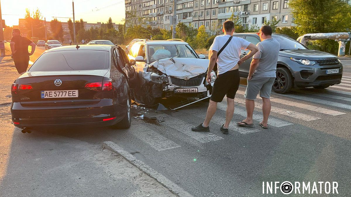 У Дніпрі на Калиновій зіткнулися Skoda та Volkswagen