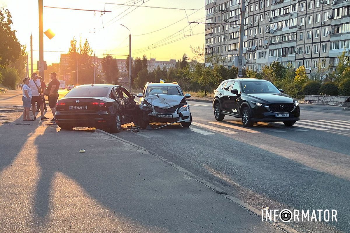 ДТП на пересечении Калиновой и Решетиловской ДТП на пересечении Калиновой и Решетиловской