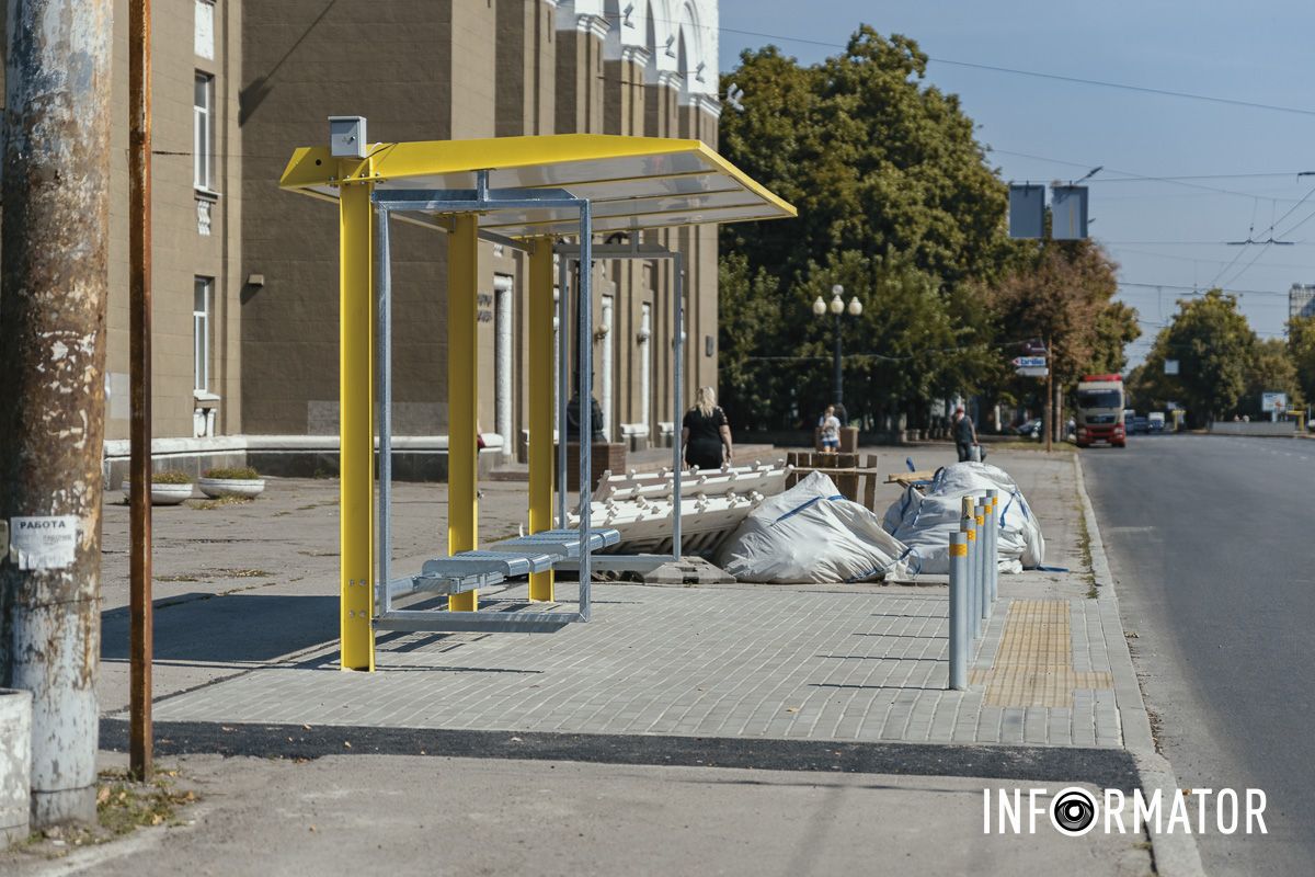 На Робочій встановлюють нову зупинку громадського транспорту