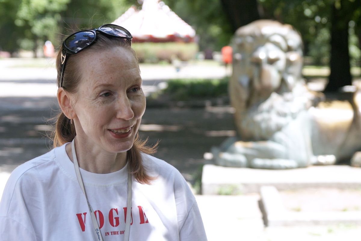 В Днепре в парке Шевченко, у Дворца студентов, расположена скульптура в виде льва В Днепре в парке Шевченко, у Дворца студентов, расположена скульптура в виде льва