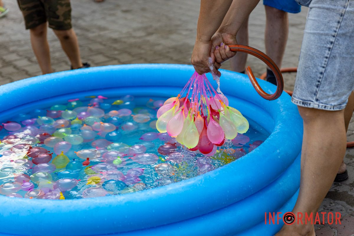 Водяні баталії на Алеї Миру Водяні баталії на Алеї Миру