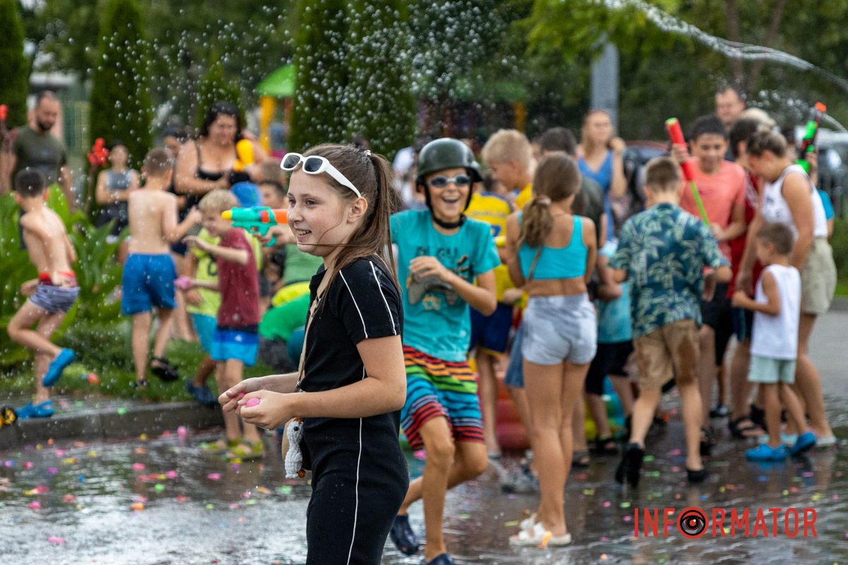 Позитивні емоції на Алеї Миру Позитивні емоції на Алеї Миру