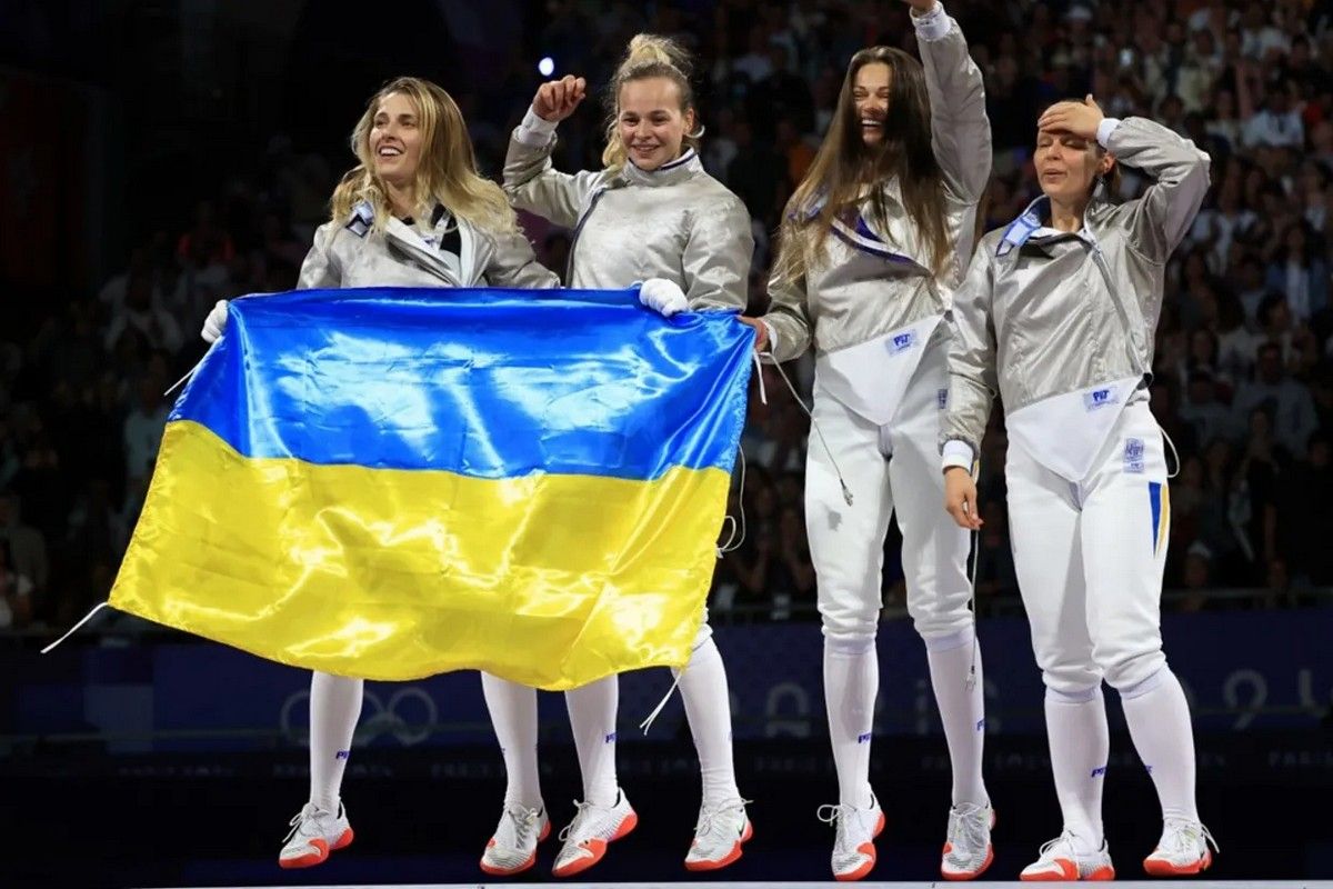 Жіноча збірна з фехтування  Жіноча збірна з фехтування