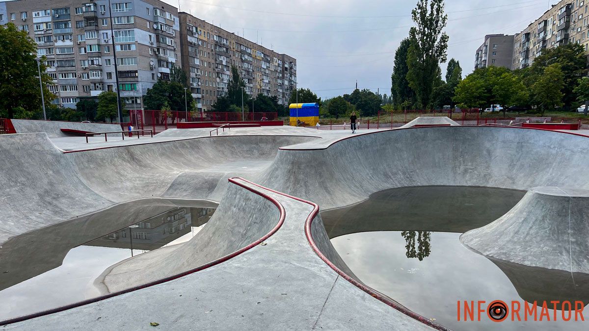 В Днепре в сквере Усачева затопило скейт-парк