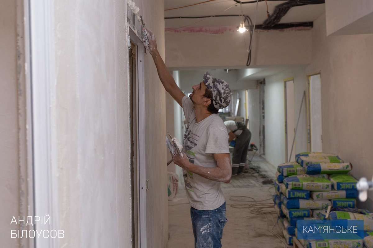 У Кам'янському за грантові кошти ремонтують медичні заклади У Кам'янському за грантові кошти ремонтують медичні заклади