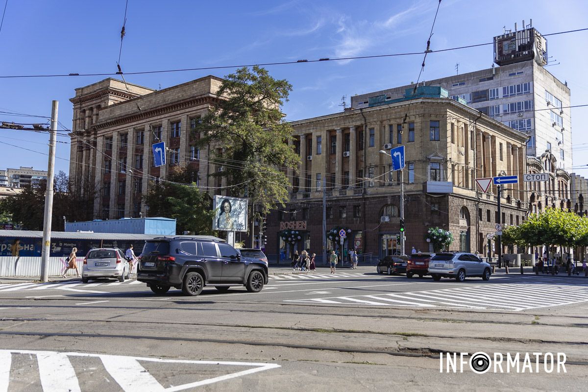 Разворачиваться можно по обоим направлениям