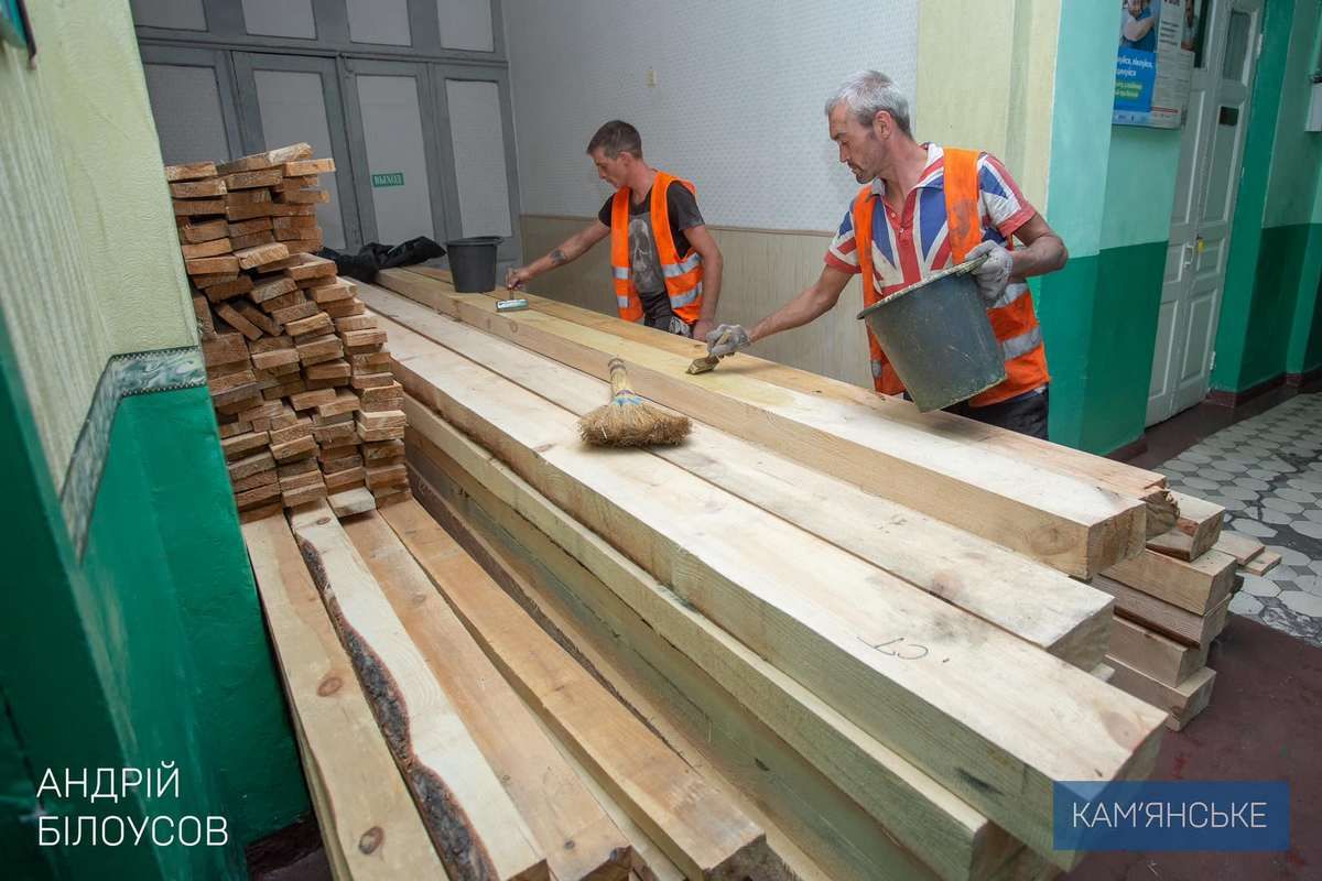 Навчальні заклади Кам'янського готують до навчального року: мер міста перевірив хід робіт 5