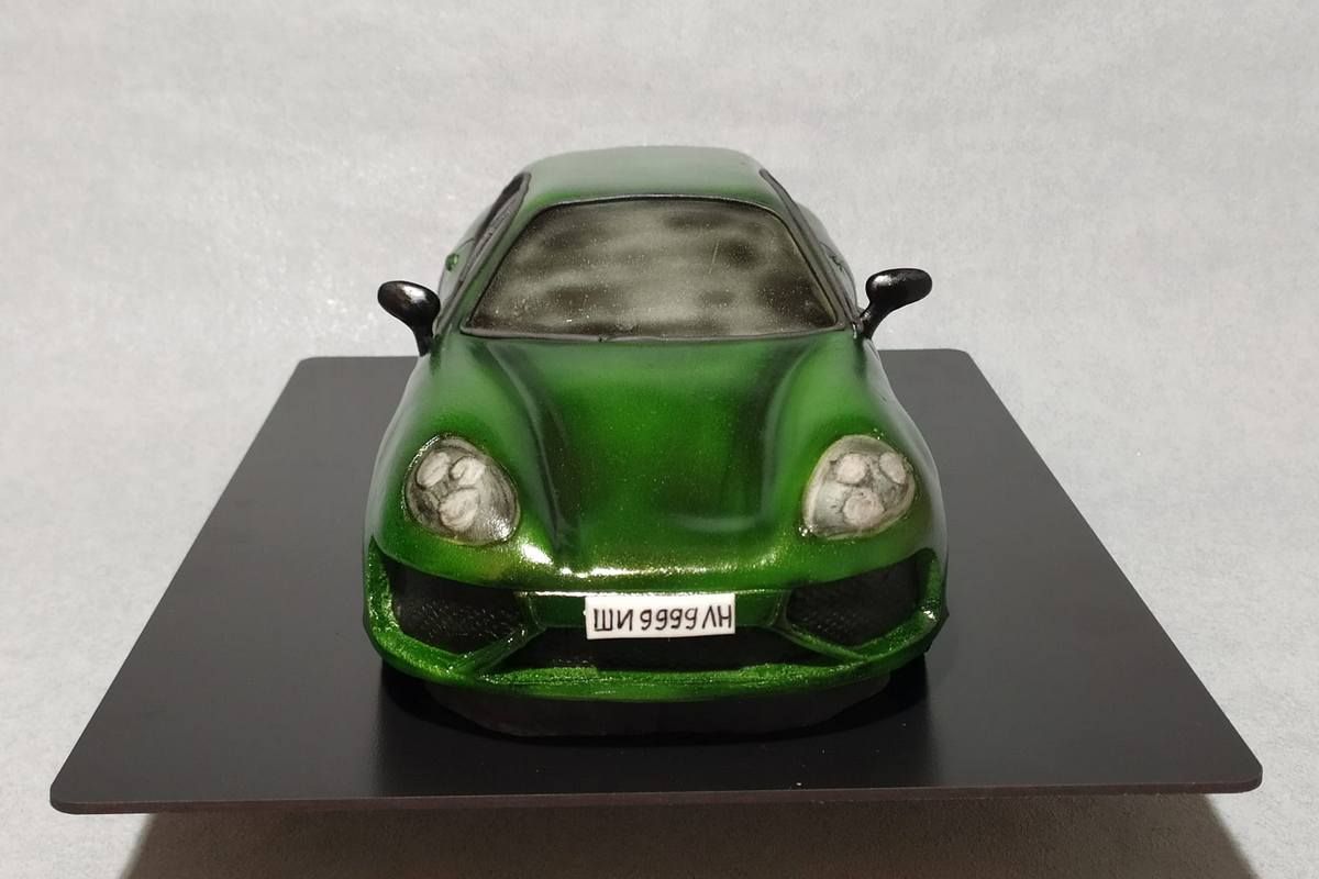 Торт весит 4,3 кг Торт весит 4,3 кг