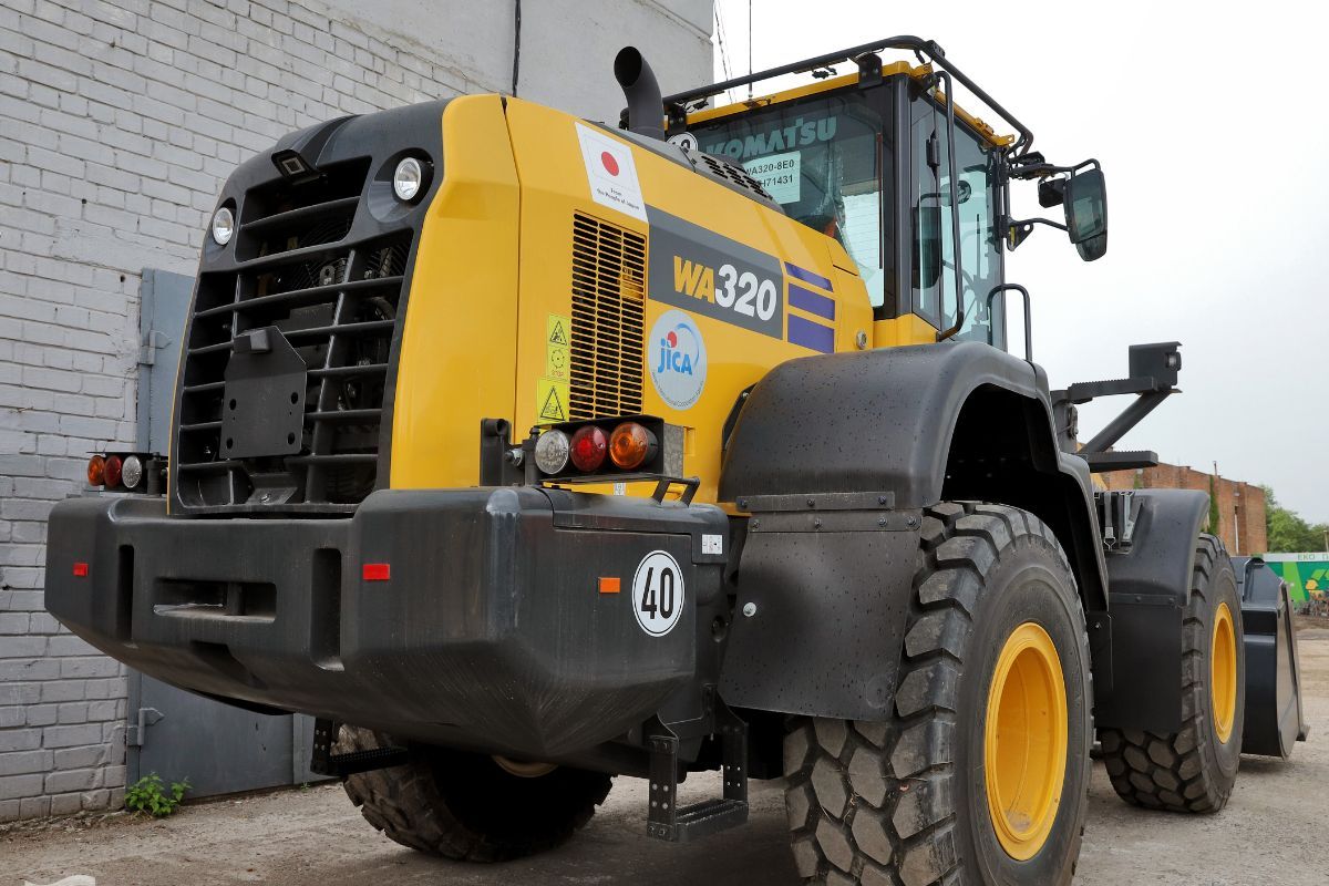 До Дніпра прибула чергова партія комунальної техніки від Японії  Помічна у різних роботах: до Дніпра прибула чергова партія комунальної техніки від Японії 1