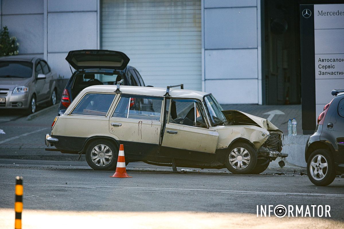 Пасажирку ВАЗ забрала “швидка” Пасажирку ВАЗ забрала “швидка”