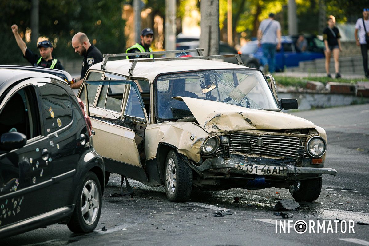 На перехресті вулиць Савченка та Бандери сталася аварія На перехресті вулиць Савченка та Бандери сталася аварія