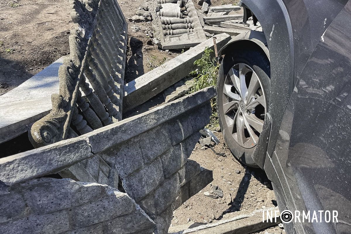 Дотримуйтесь правил дорожнього руху 