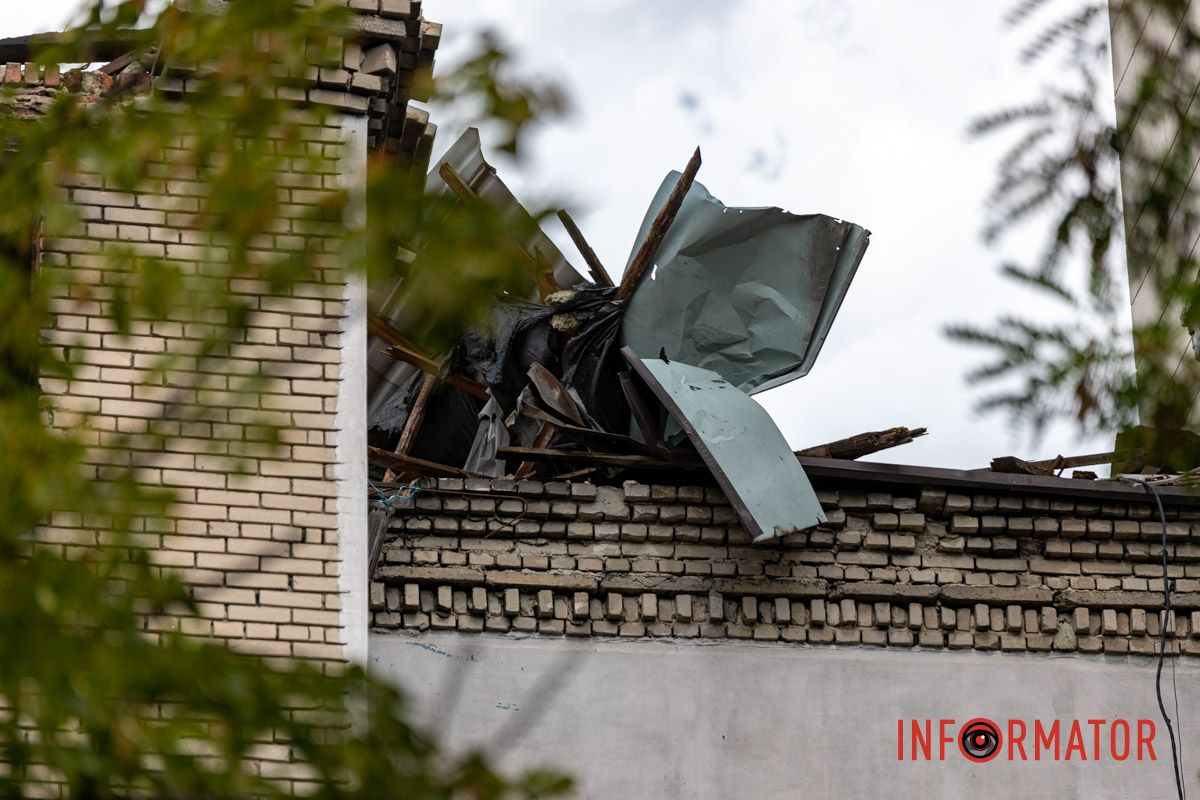 На жаль, не обійшлося без жертв У Дніпрі на Вокзальній почали демонтувати аварійну частину будинку, куди у квітні влучила російська ракета 5