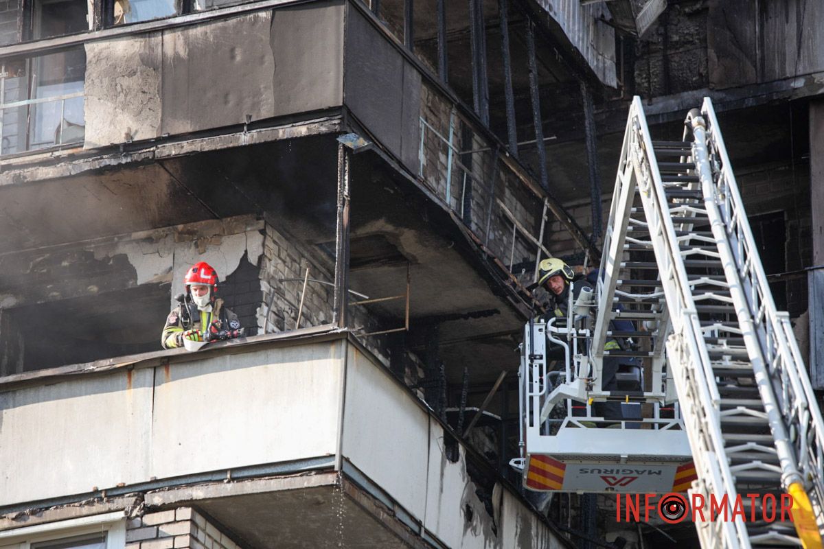 На місці працюють рятувальники та поліцейські На місці працюють рятувальники та поліцейські