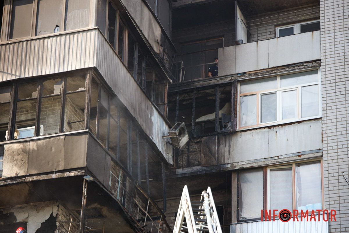 Станом на 17:40, ліквідація наслідків пожежі ще триває Станом на 17:40, ліквідація наслідків пожежі ще триває