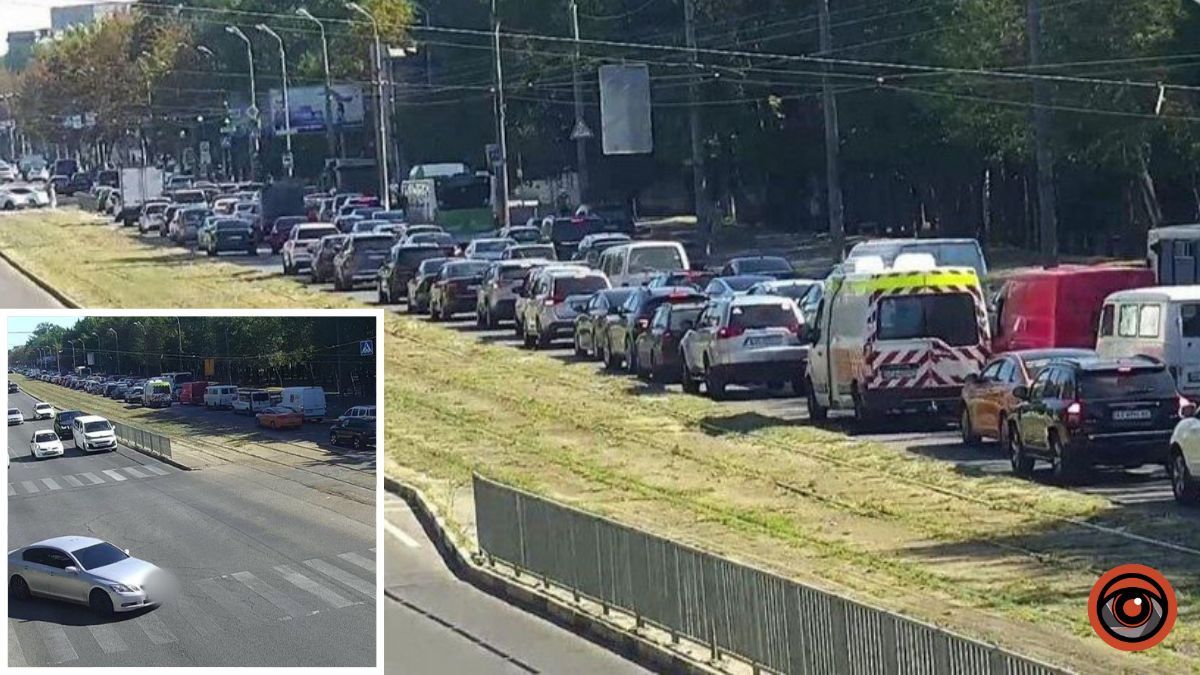 Плануйте маршрут: у Дніпрі на проспекті Богдана Хмельницького утворився кілометровий затор