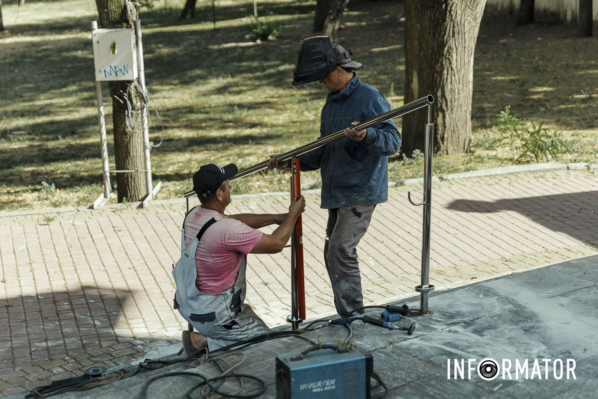 Зимой точно станет безопаснее ходить по лестнице