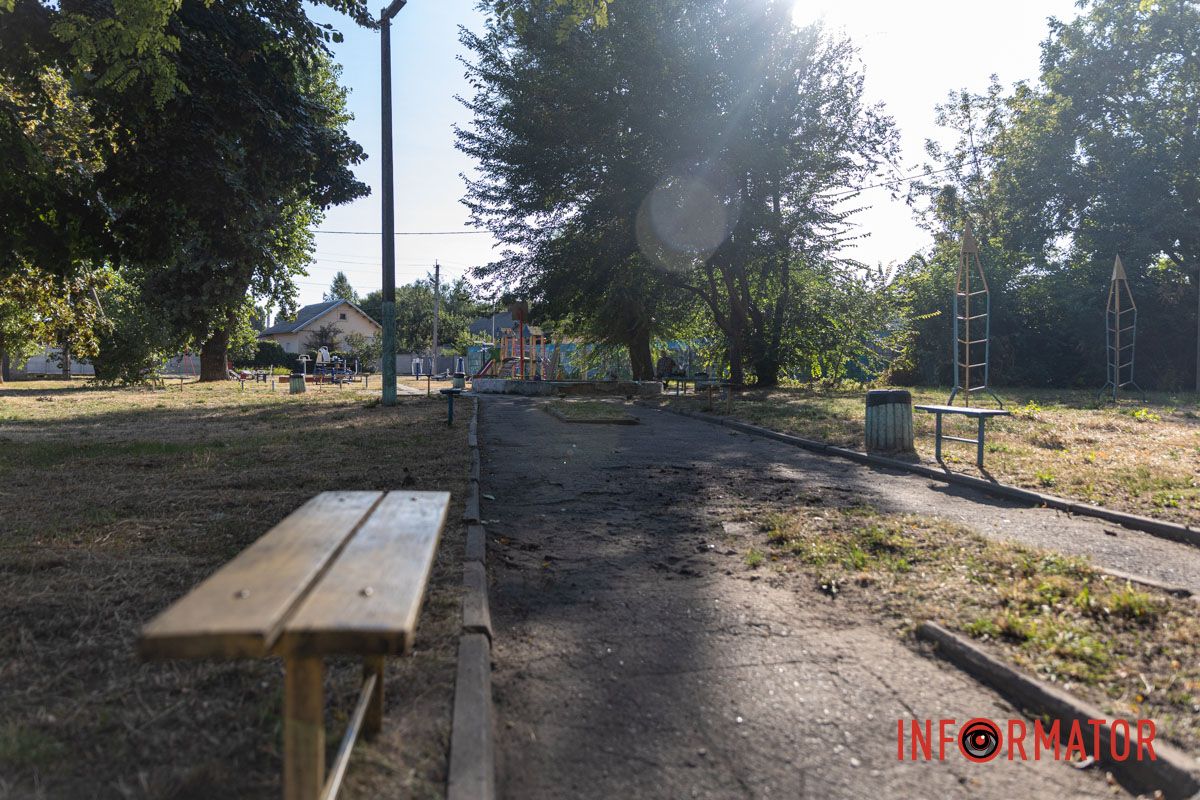 У Дніпрі на Новокримській дитячий сквер «Чижик» потребує оновлення: як він виглядає 9