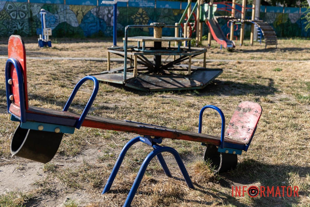 У Дніпрі на Новокримській дитячий сквер «Чижик» потребує оновлення: як він виглядає 1