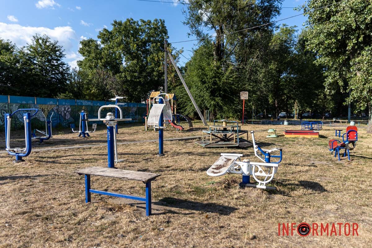 У Дніпрі на Новокримській дитячий сквер «Чижик» потребує оновлення: як він виглядає 27