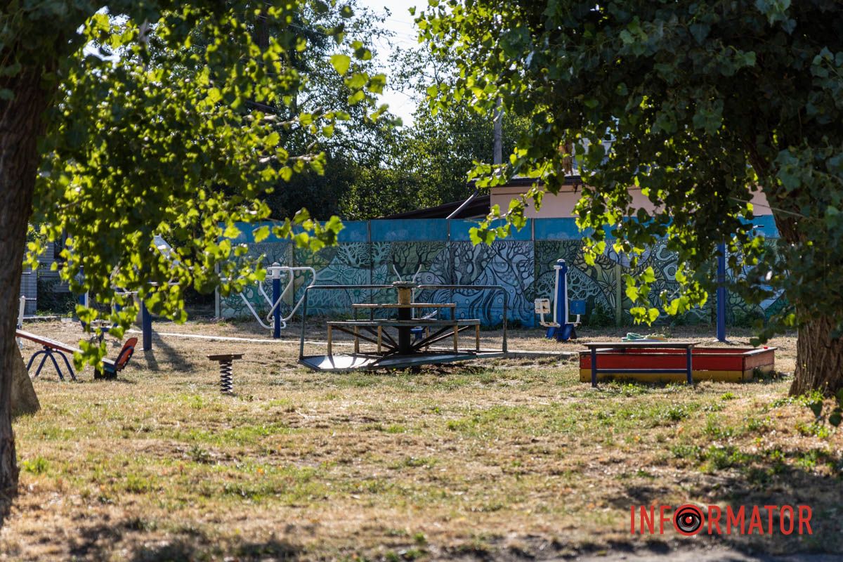 У Дніпрі на Новокримській дитячий сквер «Чижик» потребує оновлення: як він виглядає 25