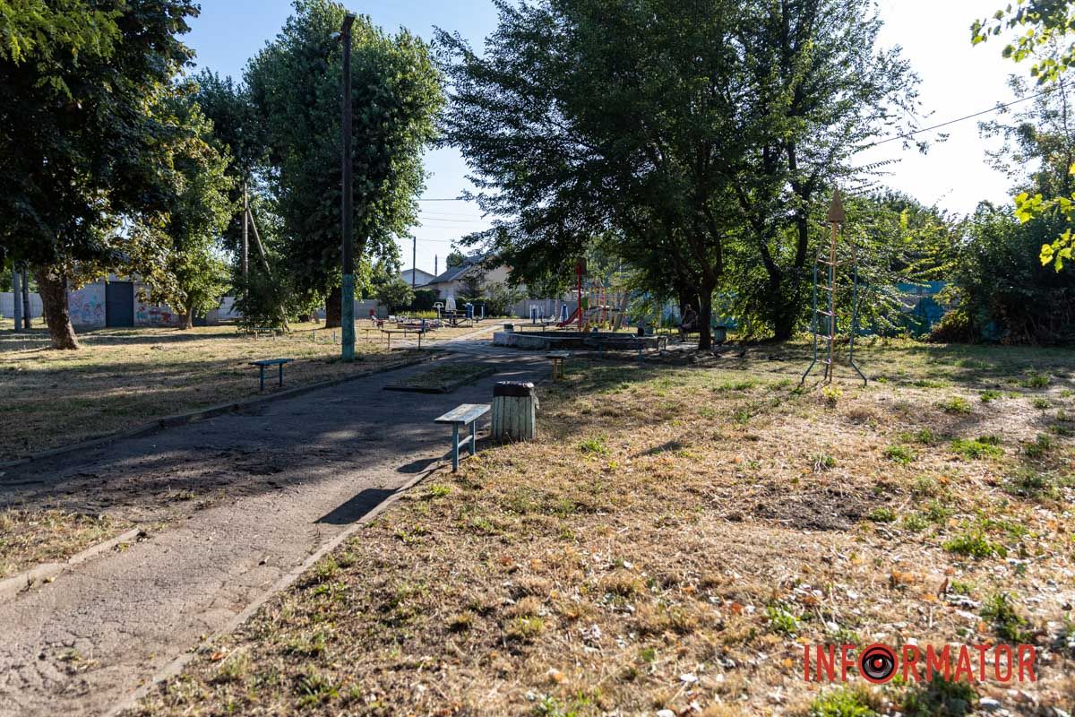 У Дніпрі на Новокримській дитячий сквер «Чижик» потребує оновлення: як він виглядає 18