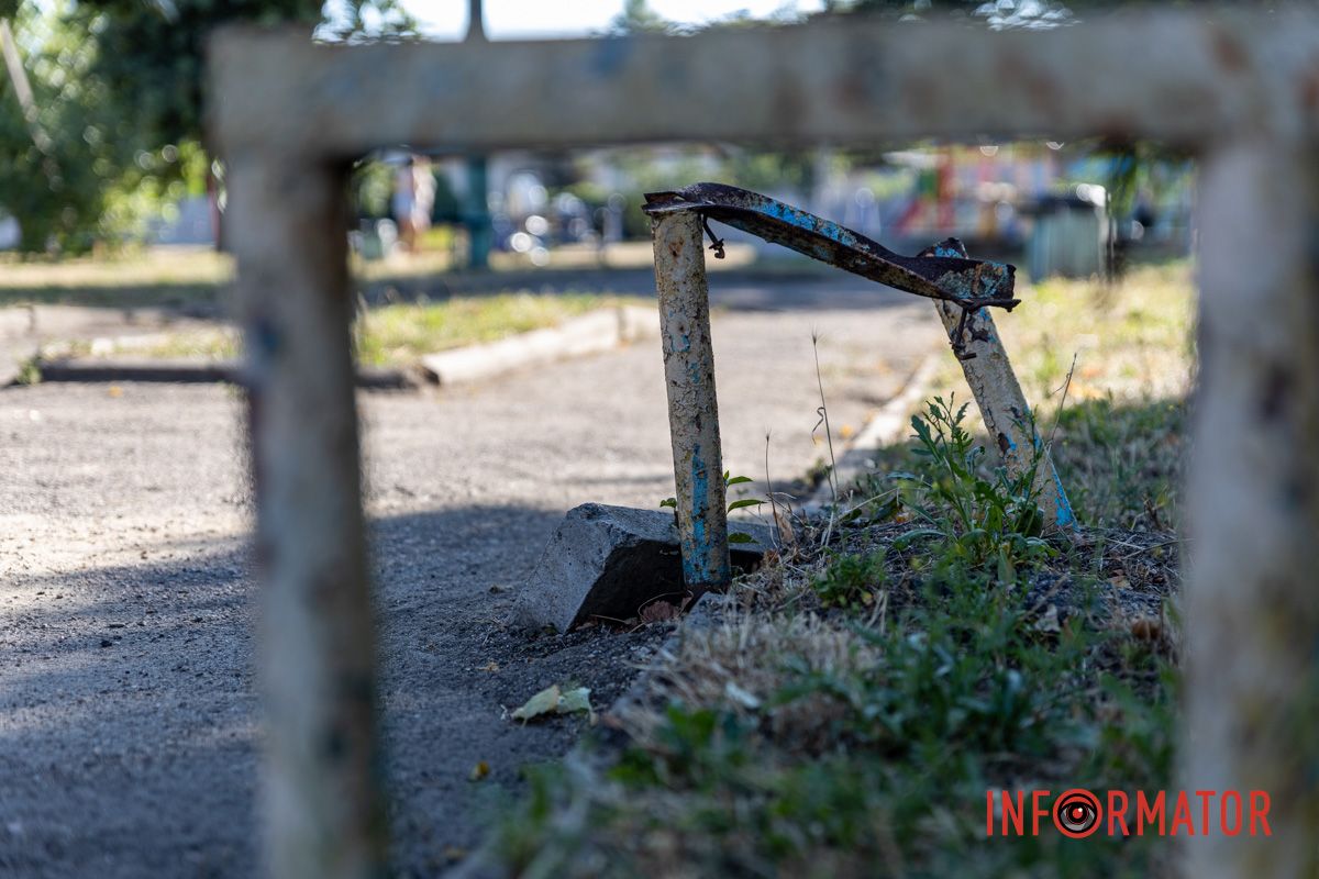 У Дніпрі на Новокримській дитячий сквер «Чижик» потребує оновлення: як він виглядає 16