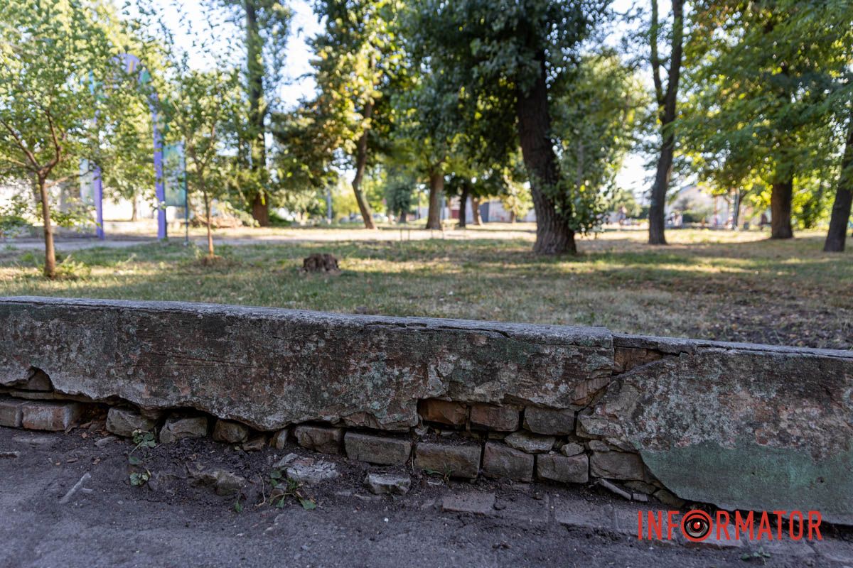 У Дніпрі на Новокримській дитячий сквер «Чижик» потребує оновлення: як він виглядає 14