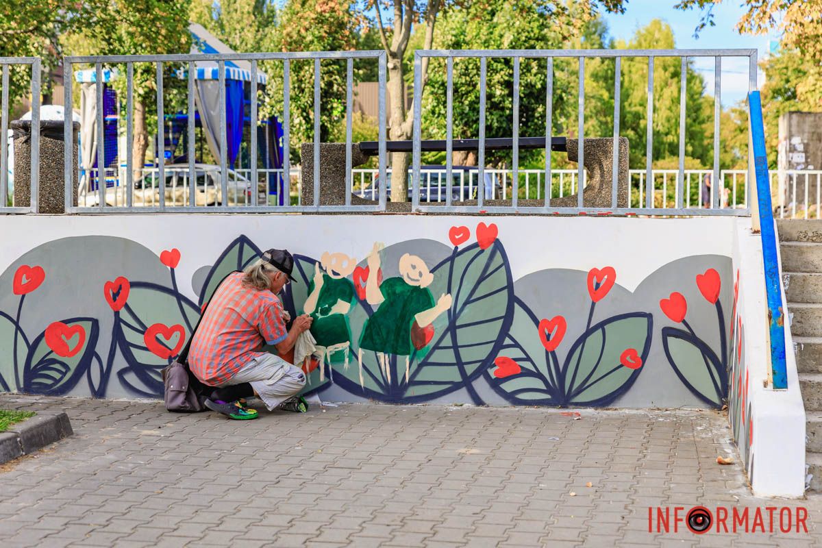 Автор розказав, що тут будуть намальовані два гноми Автор розказав, що тут будуть намальовані два гноми