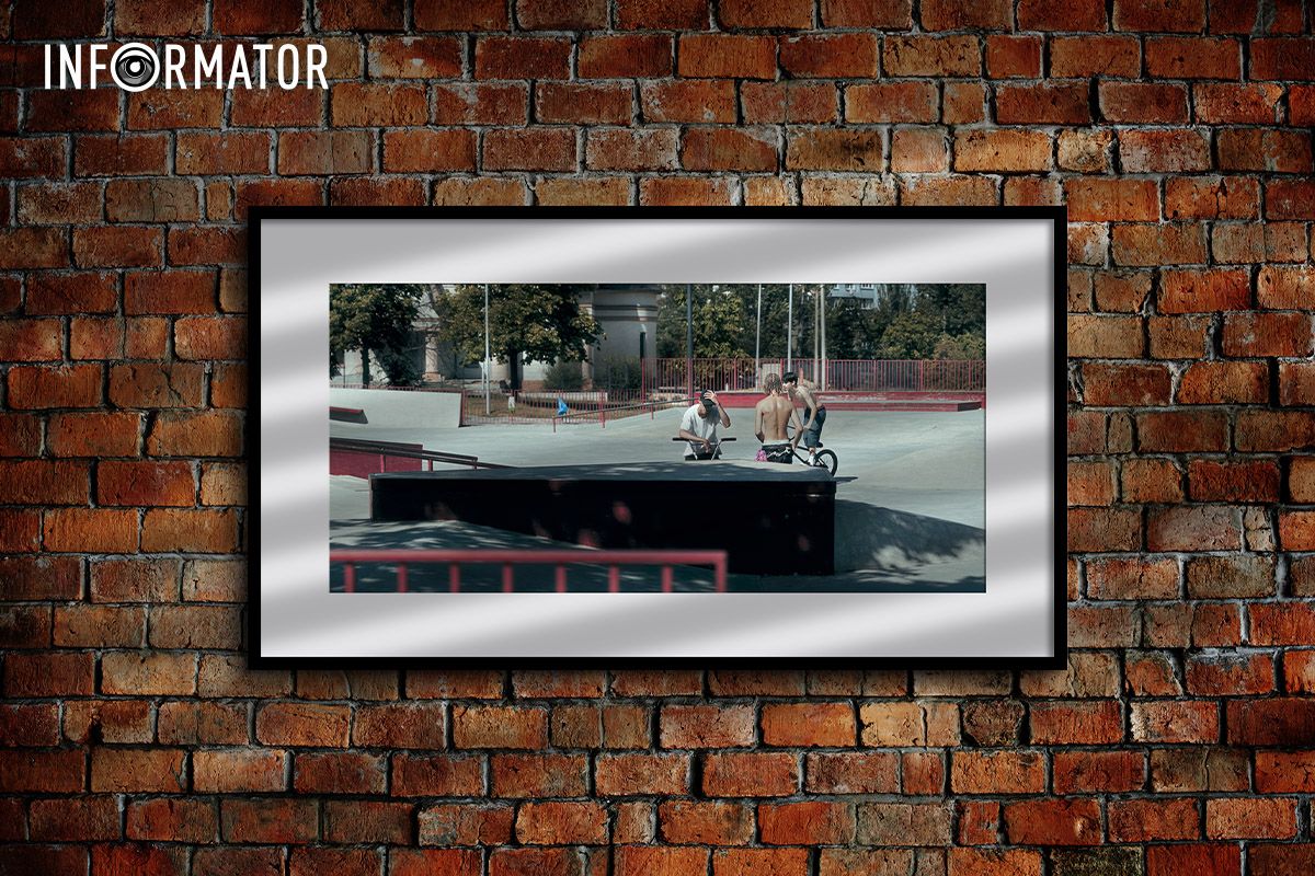 Як у художній галереї: як виглядає сквер Усачова в Дніпрі в стилі фотовиставки 15