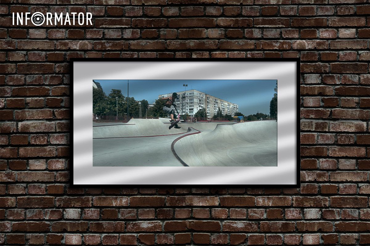 Як у художній галереї: як виглядає сквер Усачова в Дніпрі в стилі фотовиставки 17