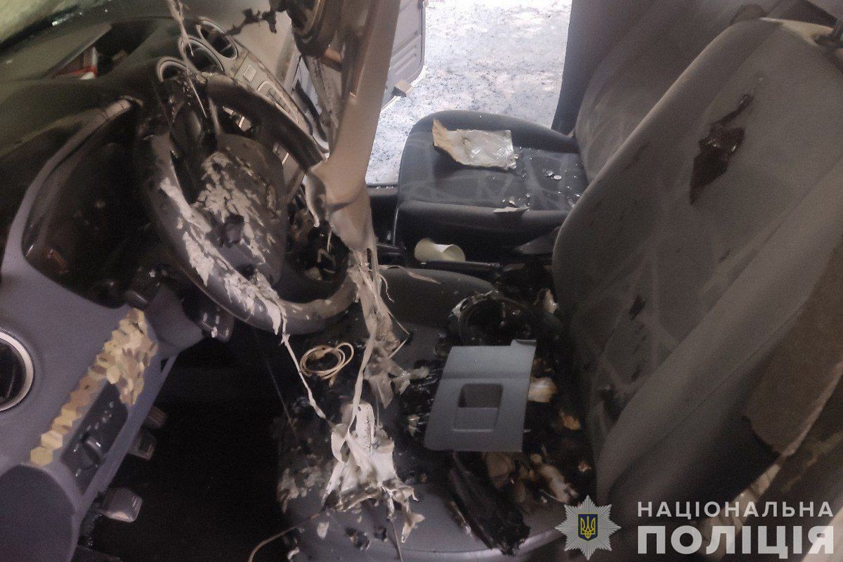 В ночь на 11 августа после поджогов двух военных автомобилей на территории Нижнеднепровского и Индустриального районов задержали троих злоумышленников В ночь на 11 августа после поджогов двух военных автомобилей на территории Нижнеднепровского и Индустриального районов задержали троих злоумышленников
