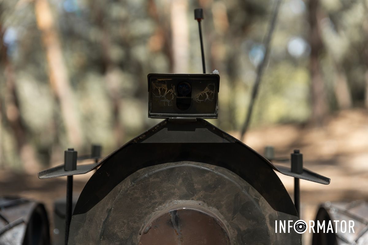 Задача – уничтожить блиндаж: в Днепре разрабатывают наземные БПЛА 