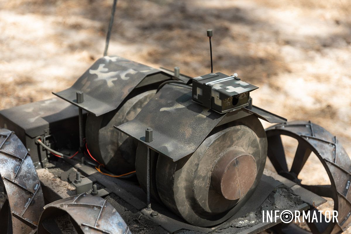 Задача - уничтожить блиндаж: в Днепре разрабатывают наземные БПЛА 