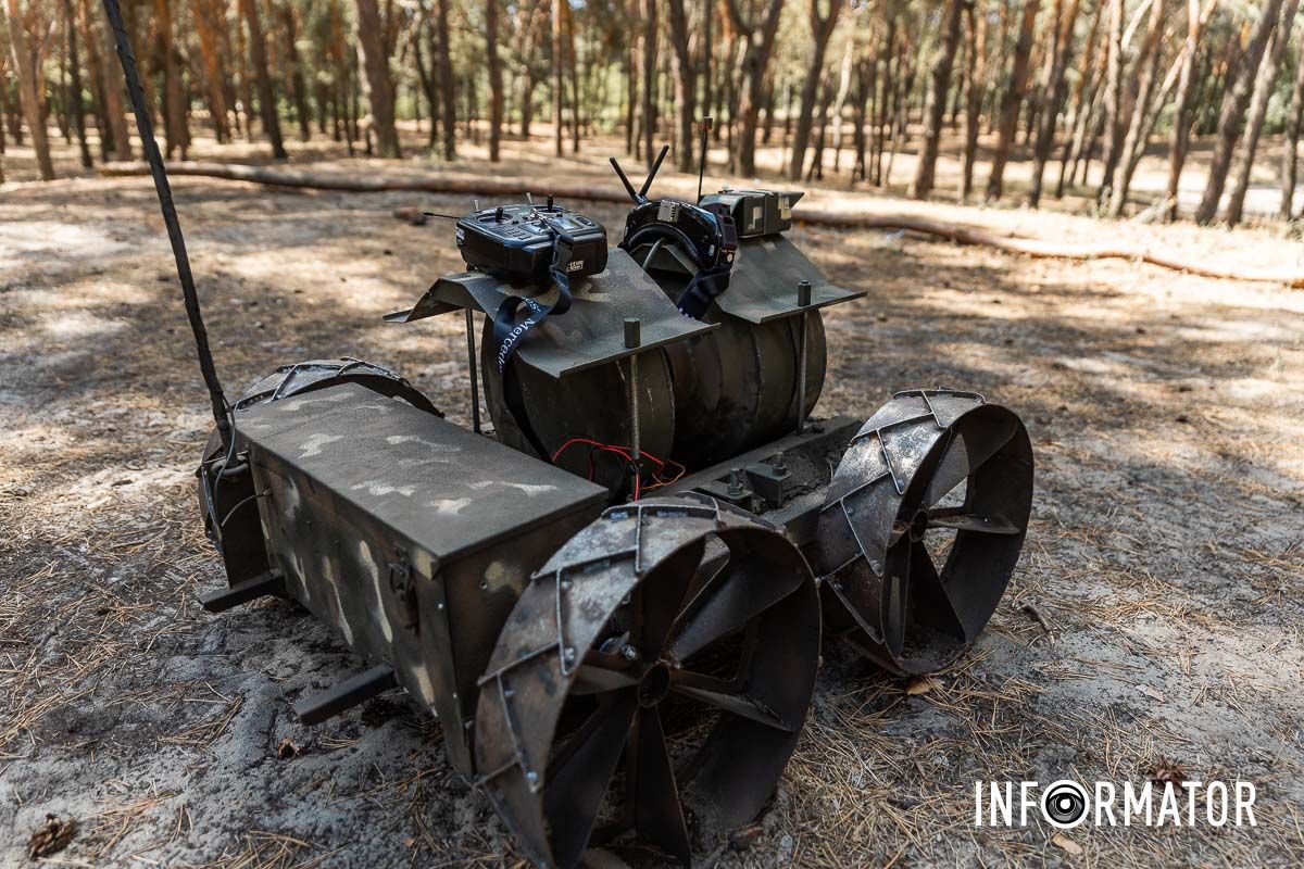 Задача - уничтожить блиндаж: в Днепре разрабатывают наземные БПЛА 