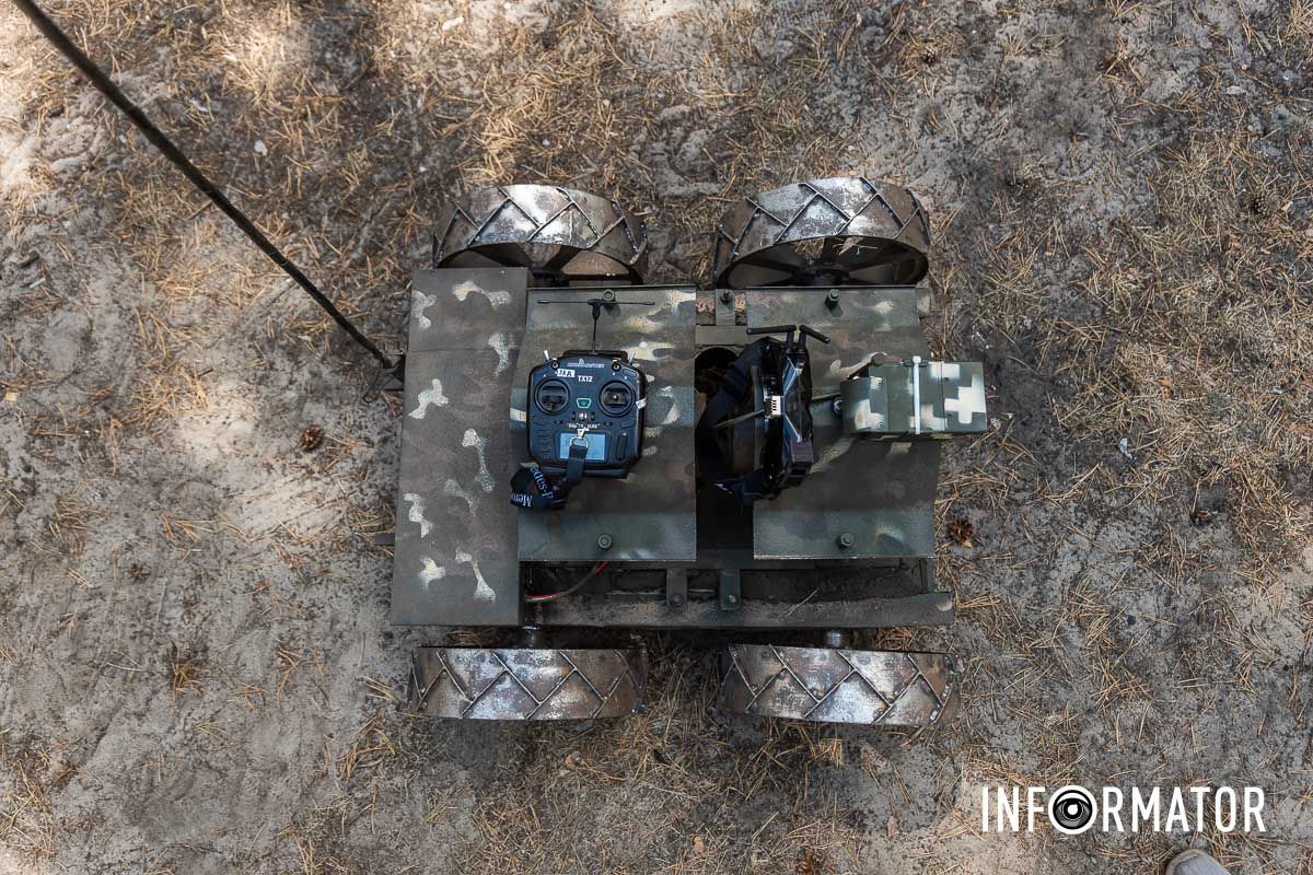 Задача - уничтожить блиндаж: в Днепре разрабатывают наземные БПЛА 