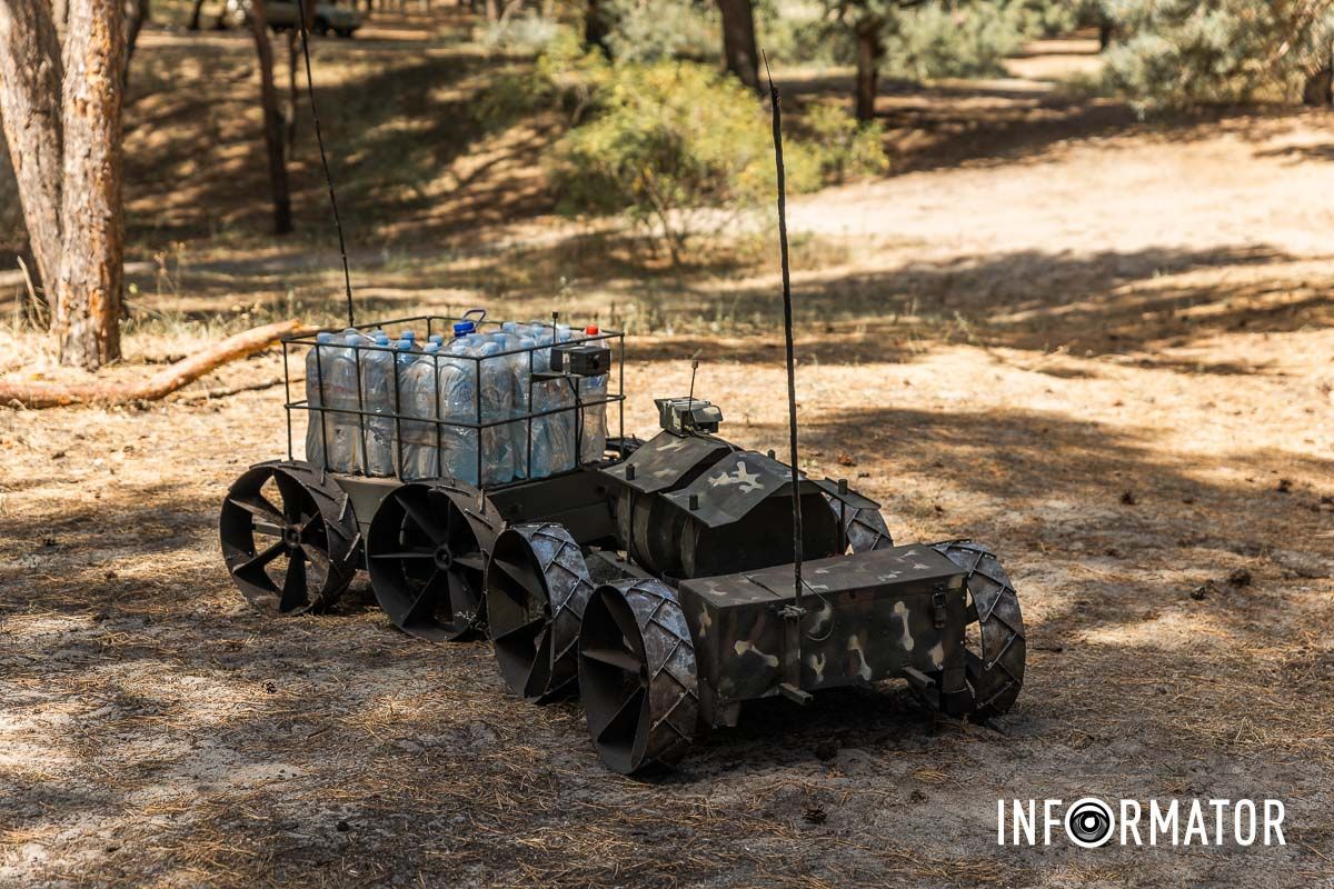 Задача - уничтожить блиндаж: в Днепре разрабатывают наземные БПЛА 