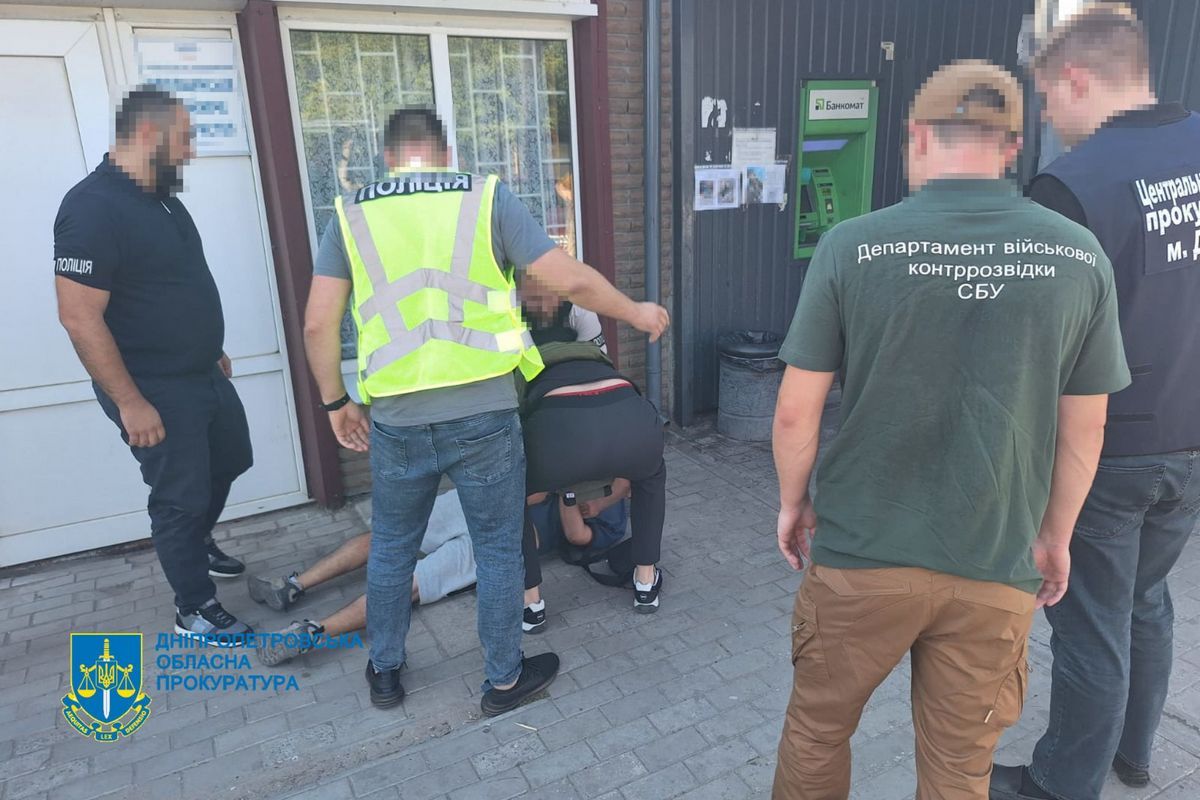 Муж требовал у воина из Днепра 6 тысяч долларов несуществующего долга Муж требовал у воина из Днепра 6 тысяч долларов несуществующего долга