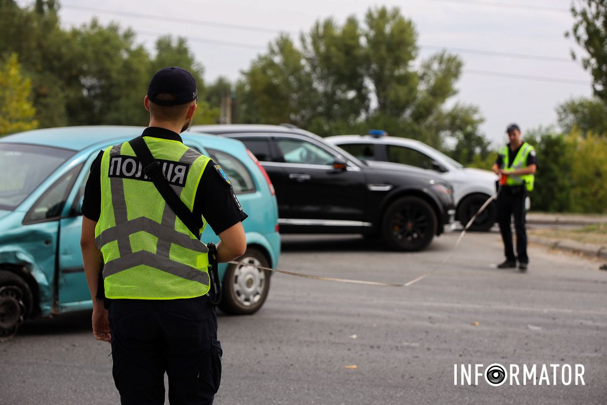 Також ускладнено проїзд по Донецькому шосе в напрямку вулиці Грінченка